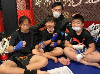 スクール生徒 写真1